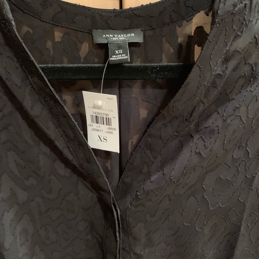 Ann Taylor Black Animal Print Blouse SZ XS